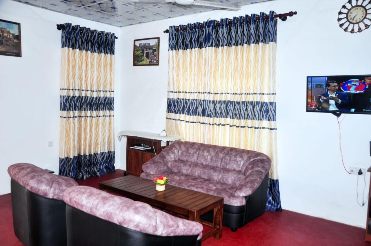 Impress Holiday Home Anuradhapura Exterior photo