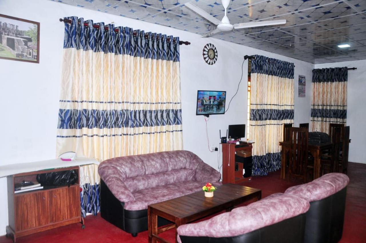Impress Holiday Home Anuradhapura Exterior photo